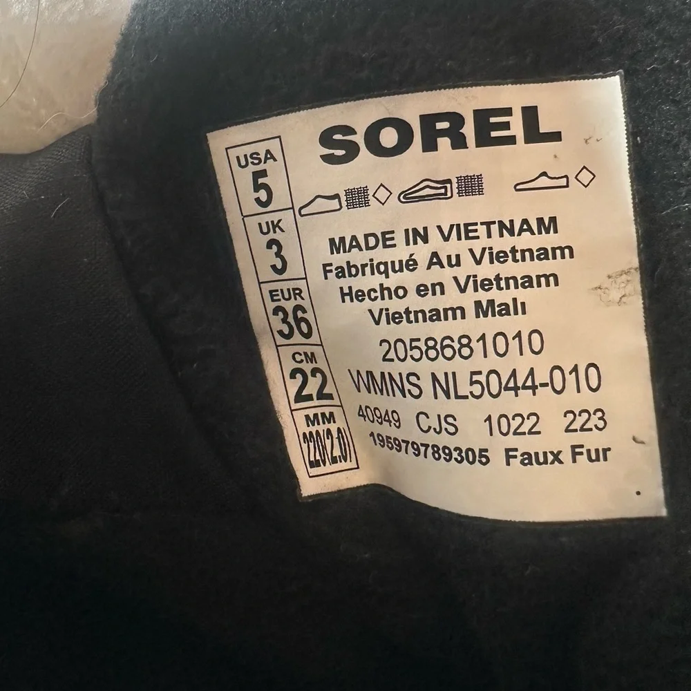 Sorel stylish black